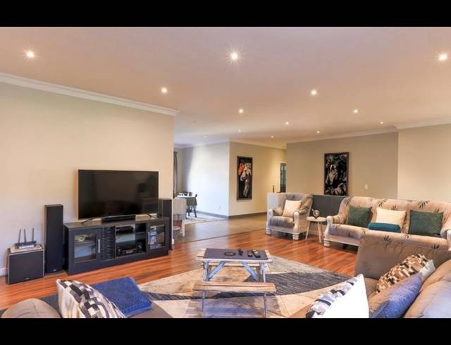 3 BEDROOM FREEHOLD FOR SALE IN RANDHART